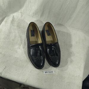 Bostonian Men's Size 9.5 Black Leather Classic Wing Tip Tassel Loafers